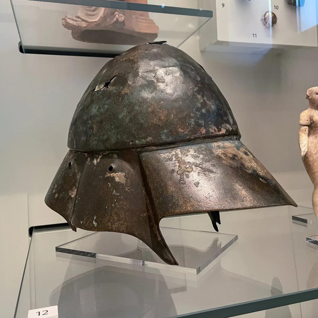 Makedonian cavalry helmet found in Iraq